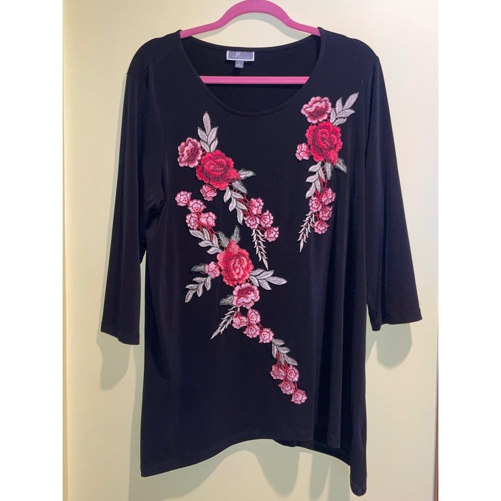 JM Collection Black Floral Embroidered 3/4 Sleeve Scoop Neck Top Large